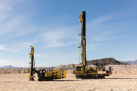 Komatsu expands its opencast drill product line