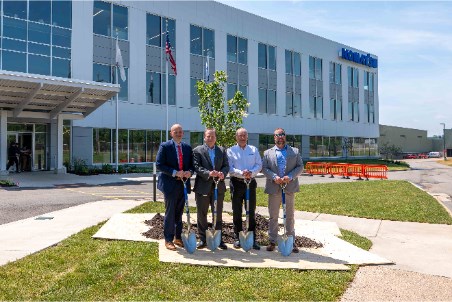 Komatsu celebrates grand opening of new Peoria facility